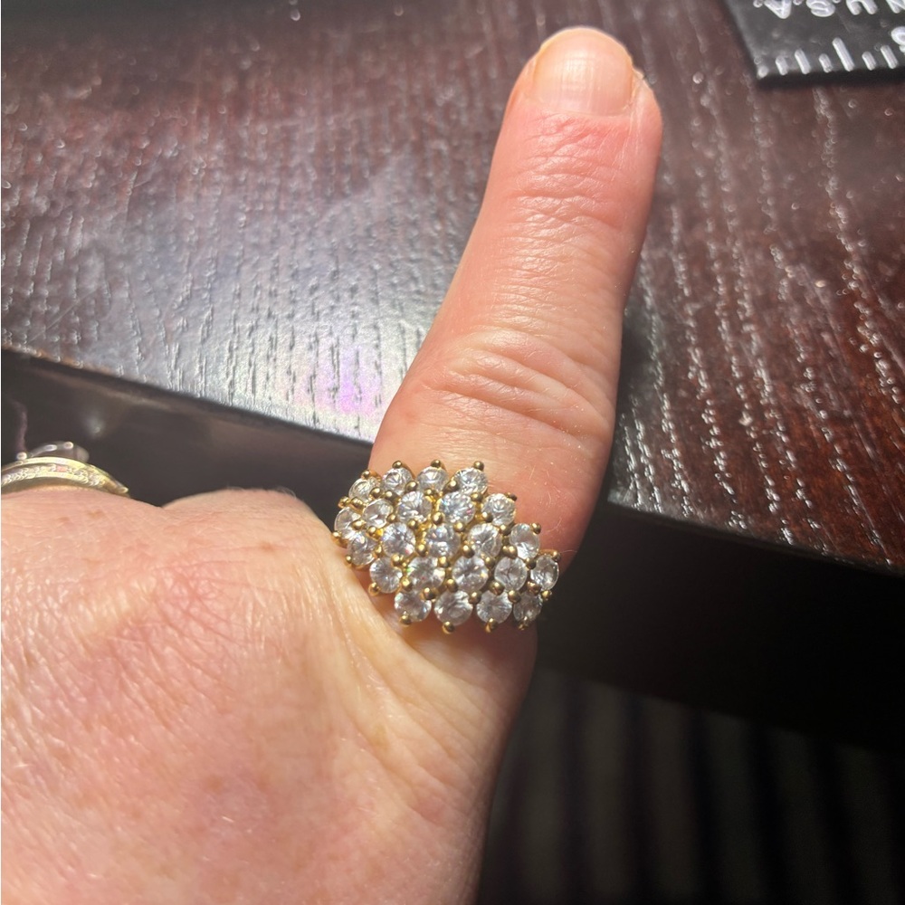 Elegant Gold and Silver Cluster Ring